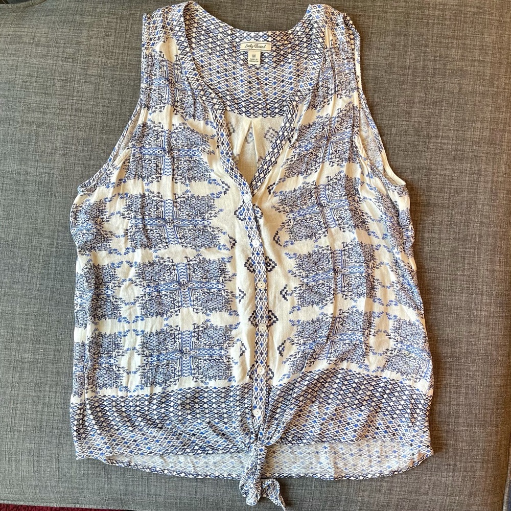 Lightweight tie front top